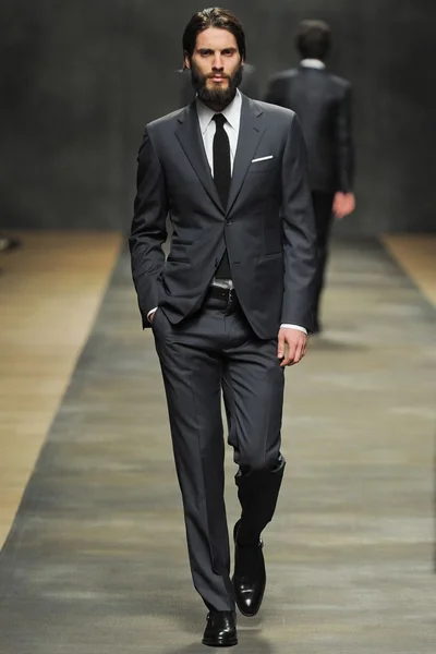 Look 4